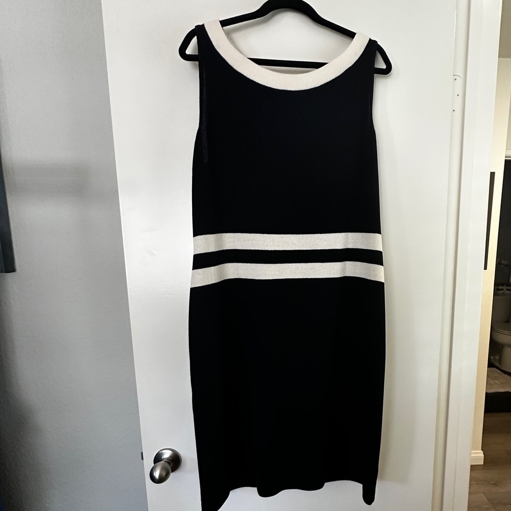 St. John Collection | Black/Bright White Santana Wool Blend Sheath Dress | Sz 16 - Picture 8 of 10